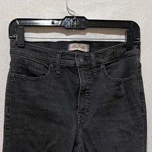 Madewell 9” skinny, size 28, distressed Black